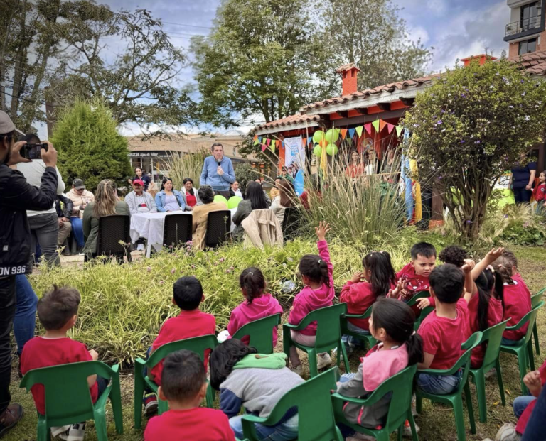 Chía inaugura nuevo jardín social